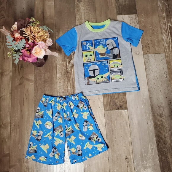 Baby Yoda Boys Pajamas Star Wars The Mandalorian Shirt Shorts Set Size XS EUC - Picture 2 of 9